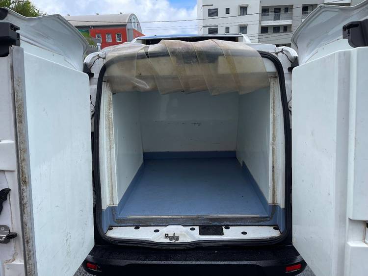 voiture occasion FORD TRANSIT CONNECT à la Réunion disponible sur noutlauto.re