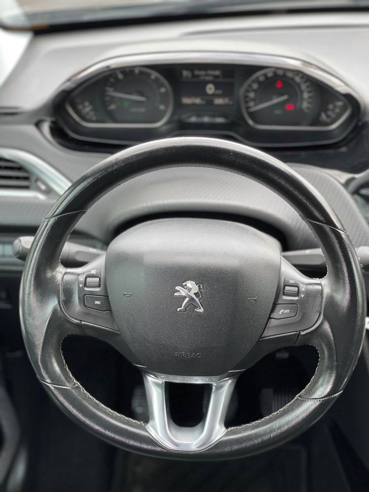 voiture occasion PEUGEOT 2008 à la Réunion disponible sur noutlauto.re