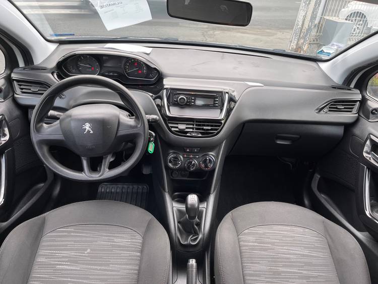 voiture occasion PEUGEOT 208 à la Réunion disponible sur noutlauto.re