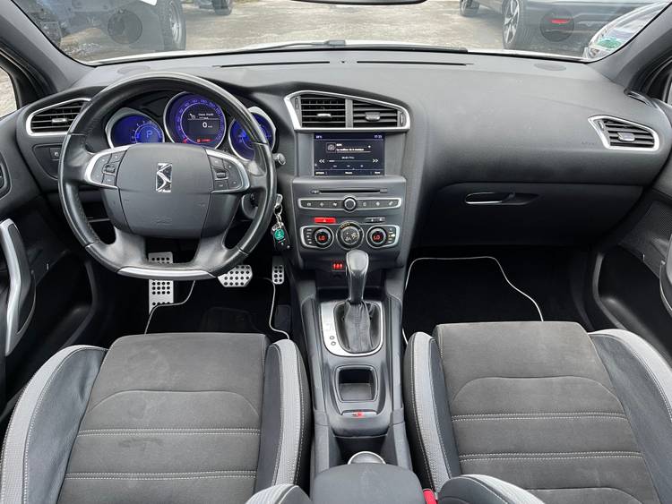 voiture occasion DS DS4 à la Réunion disponible sur noutlauto.re