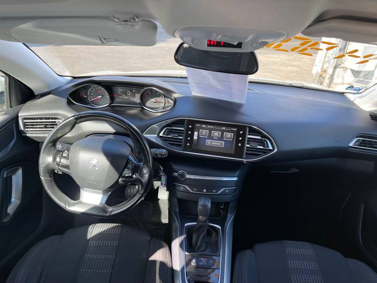 voiture occasion PEUGEOT 308 à la Réunion disponible sur noutlauto.re