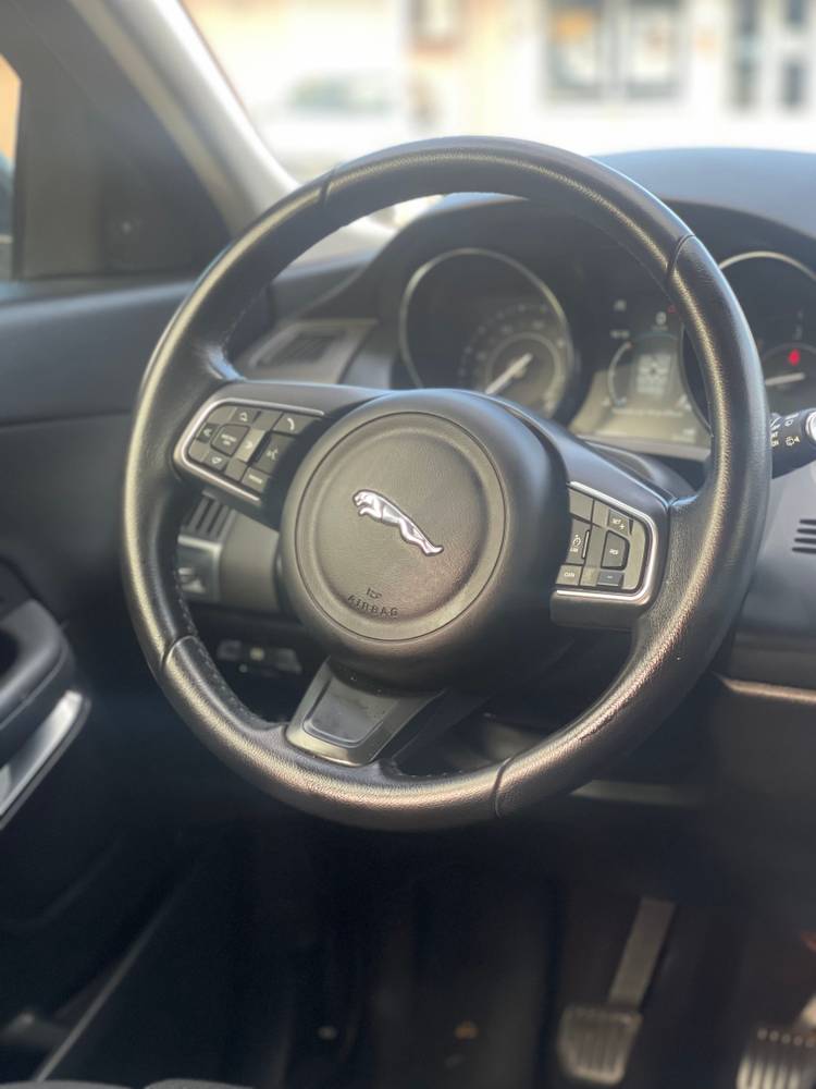 voiture occasion JAGUAR E-PACE à la Réunion disponible sur noutlauto.re