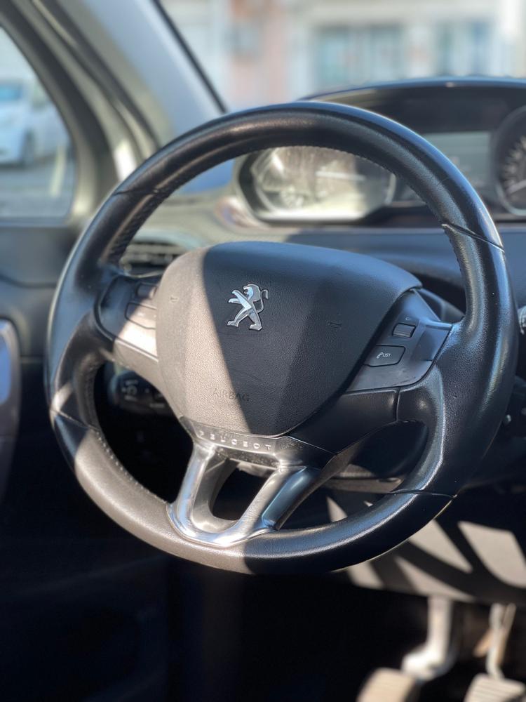 voiture occasion PEUGEOT 2008 à la Réunion disponible sur noutlauto.re