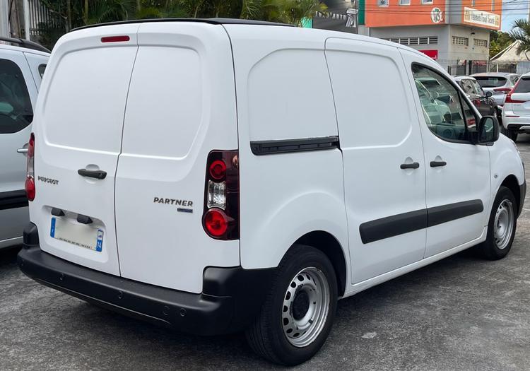 voiture occasion PEUGEOT PARTNER à la Réunion disponible sur noutlauto.re