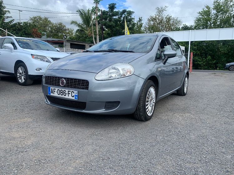 voiture occasion FIAT GRANDE PUNTO à la Réunion disponible sur noutlauto.re