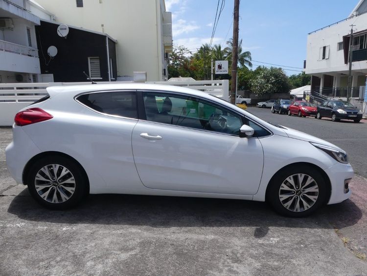 voiture occasion KIA CEE-D à la Réunion disponible sur noutlauto.re
