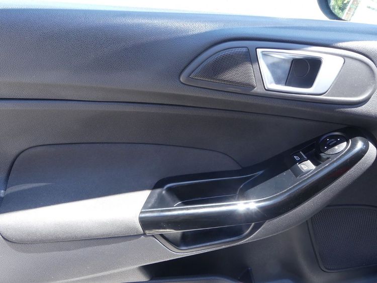 voiture occasion FORD FIESTA à la Réunion disponible sur noutlauto.re