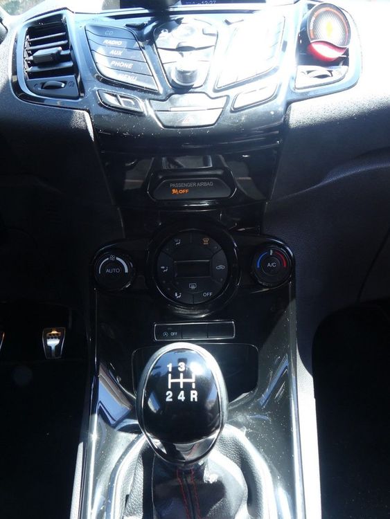 voiture occasion FORD FIESTA à la Réunion disponible sur noutlauto.re