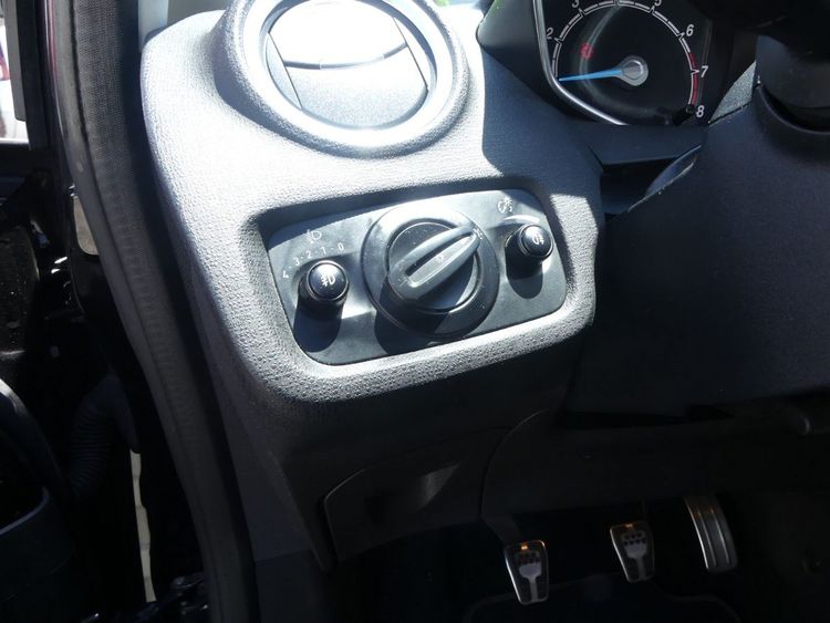 voiture occasion FORD FIESTA à la Réunion disponible sur noutlauto.re