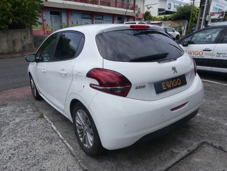 voiture occasion PEUGEOT 208 à la Réunion disponible sur noutlauto.re