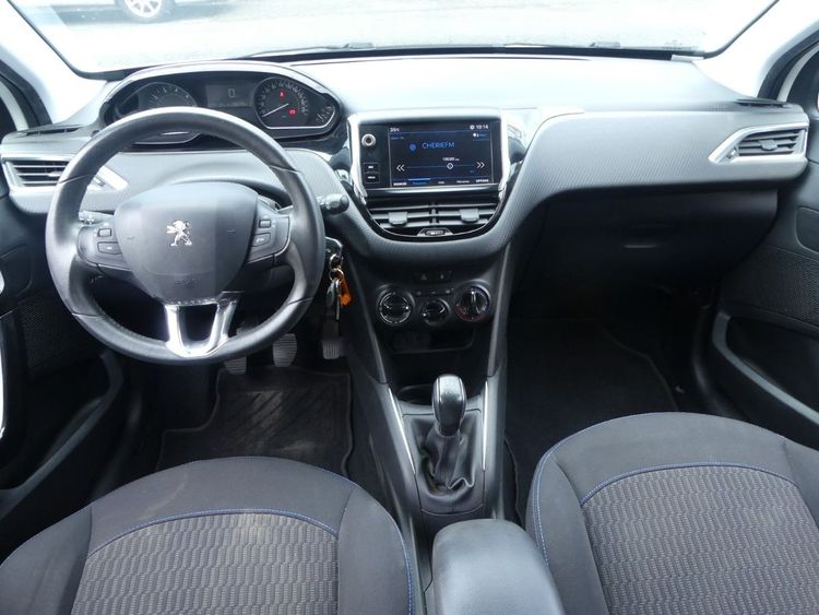 voiture occasion PEUGEOT 208 à la Réunion disponible sur noutlauto.re
