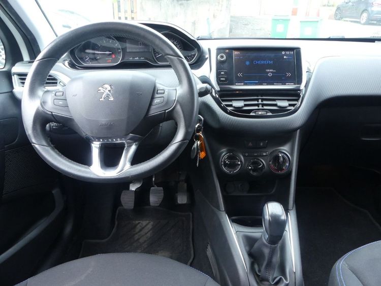 voiture occasion PEUGEOT 208 à la Réunion disponible sur noutlauto.re