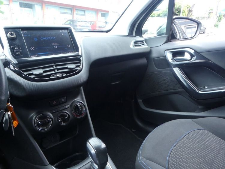 voiture occasion PEUGEOT 208 à la Réunion disponible sur noutlauto.re