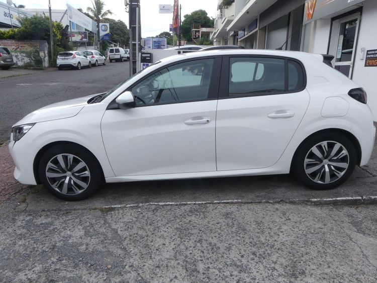 voiture occasion PEUGEOT 208 à la Réunion disponible sur noutlauto.re