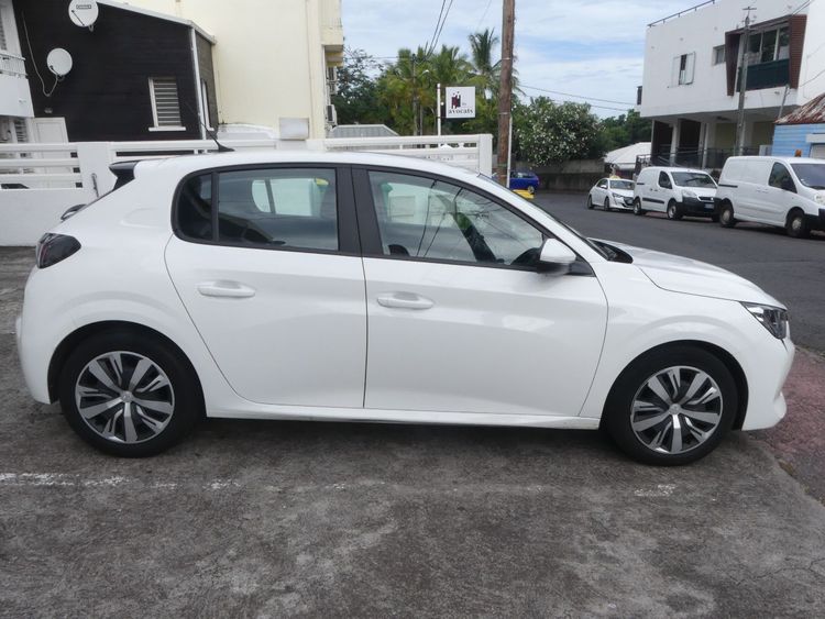 voiture occasion PEUGEOT 208 à la Réunion disponible sur noutlauto.re