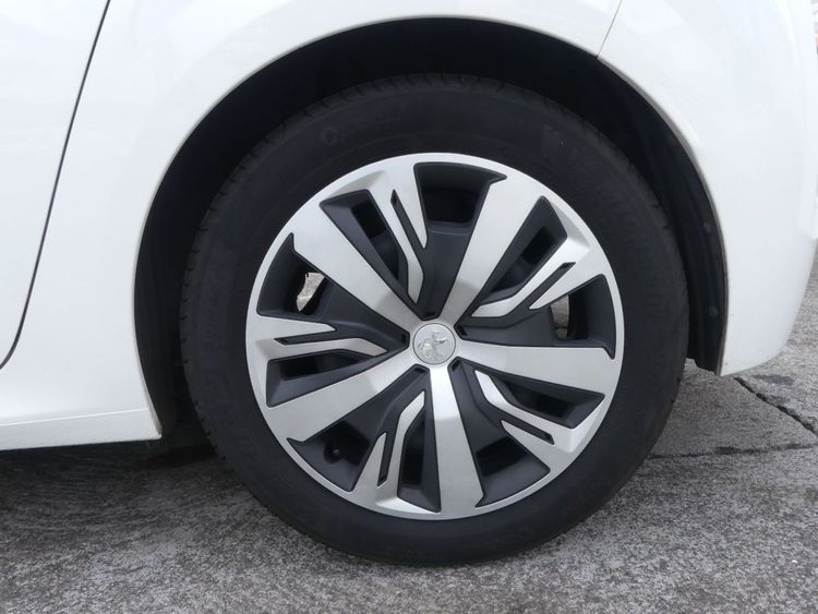 voiture occasion PEUGEOT 208 à la Réunion disponible sur noutlauto.re