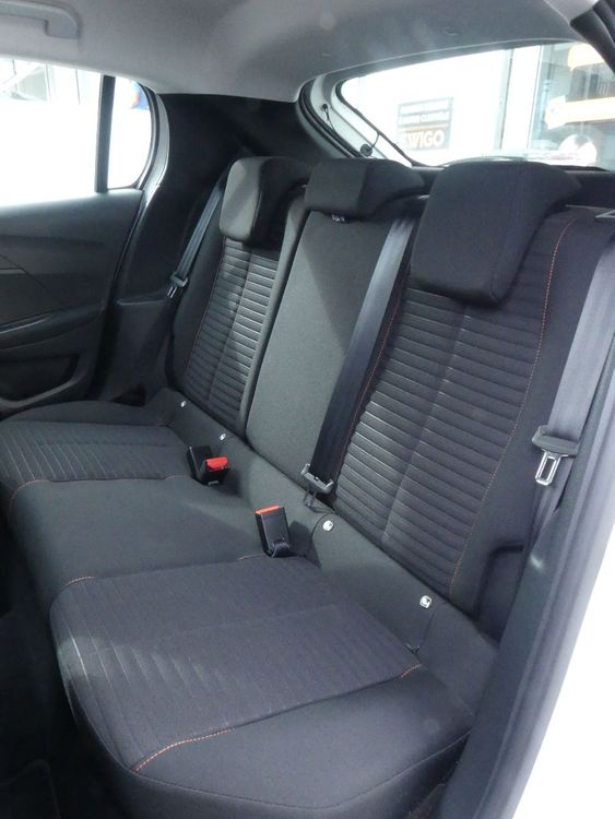 voiture occasion PEUGEOT 208 à la Réunion disponible sur noutlauto.re