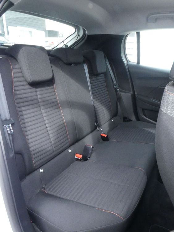 voiture occasion PEUGEOT 208 à la Réunion disponible sur noutlauto.re