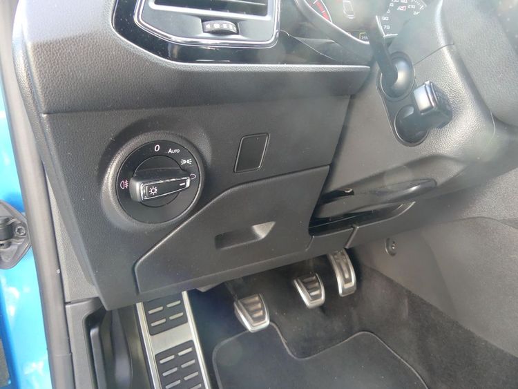 voiture occasion SEAT LEON à la Réunion disponible sur noutlauto.re