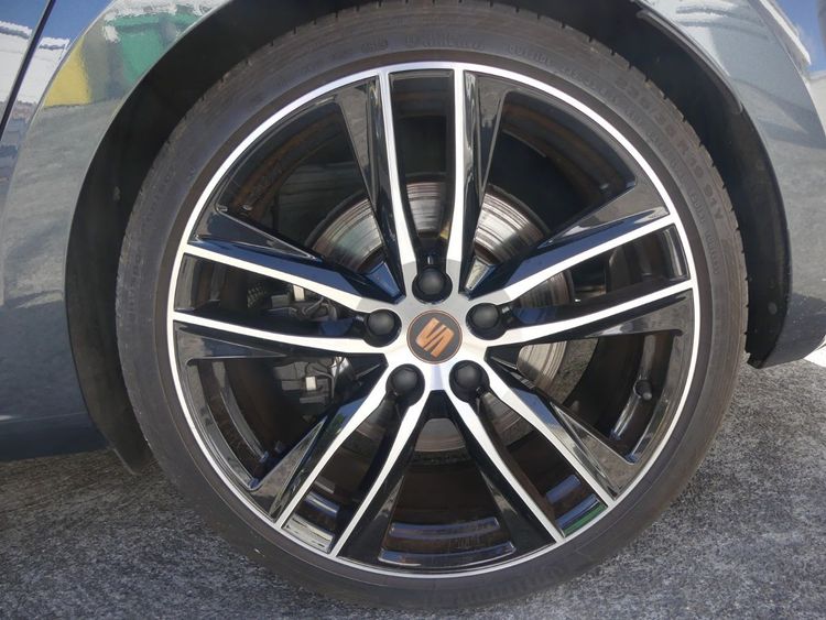 voiture occasion SEAT LEON à la Réunion disponible sur noutlauto.re