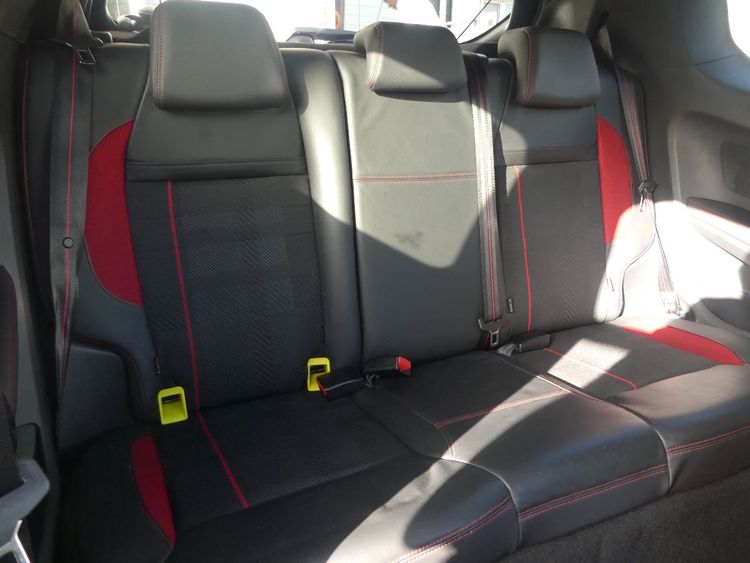 voiture occasion PEUGEOT 208 à la Réunion disponible sur noutlauto.re