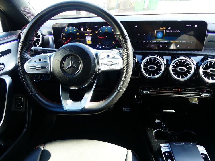 voiture occasion MERCEDES CLASSE CLA à la Réunion disponible sur noutlauto.re