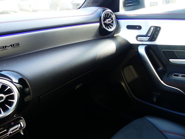 voiture occasion MERCEDES CLASSE CLA à la Réunion disponible sur noutlauto.re
