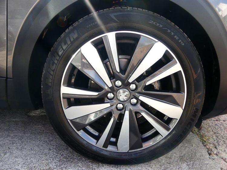 voiture occasion PEUGEOT 3008 à la Réunion disponible sur noutlauto.re