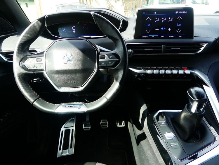 voiture occasion PEUGEOT 3008 à la Réunion disponible sur noutlauto.re