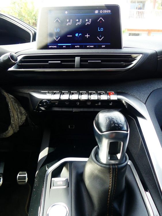 voiture occasion PEUGEOT 3008 à la Réunion disponible sur noutlauto.re