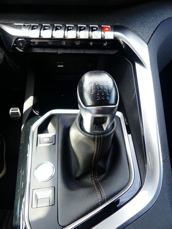 voiture occasion PEUGEOT 3008 à la Réunion disponible sur noutlauto.re