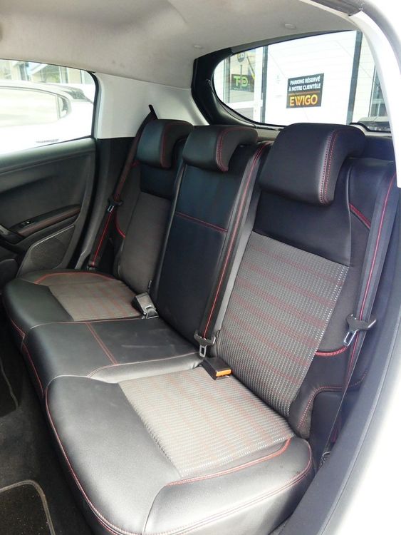 voiture occasion PEUGEOT 208 à la Réunion disponible sur noutlauto.re