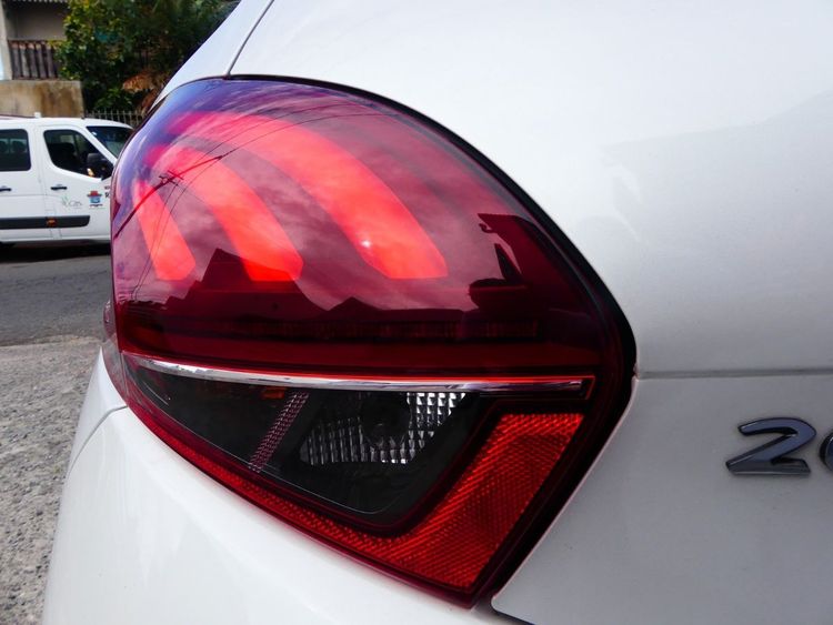 voiture occasion PEUGEOT 208 à la Réunion disponible sur noutlauto.re