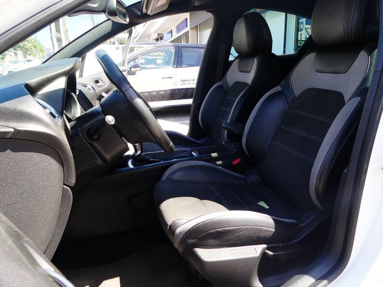 voiture occasion DS DS4 à la Réunion disponible sur noutlauto.re