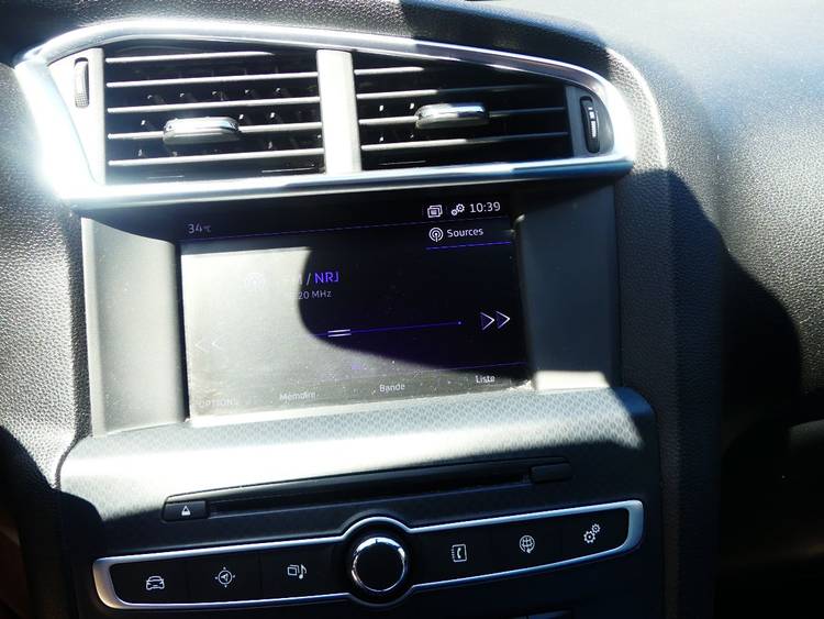 voiture occasion DS DS4 à la Réunion disponible sur noutlauto.re