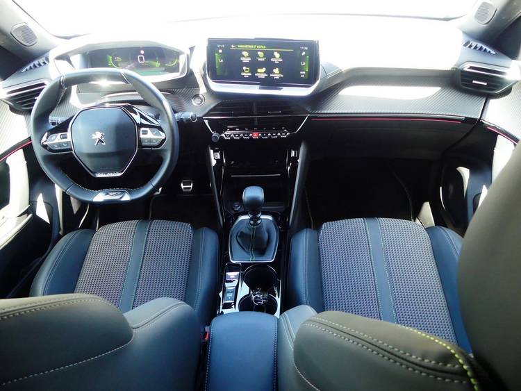 voiture occasion PEUGEOT 2008 à la Réunion disponible sur noutlauto.re