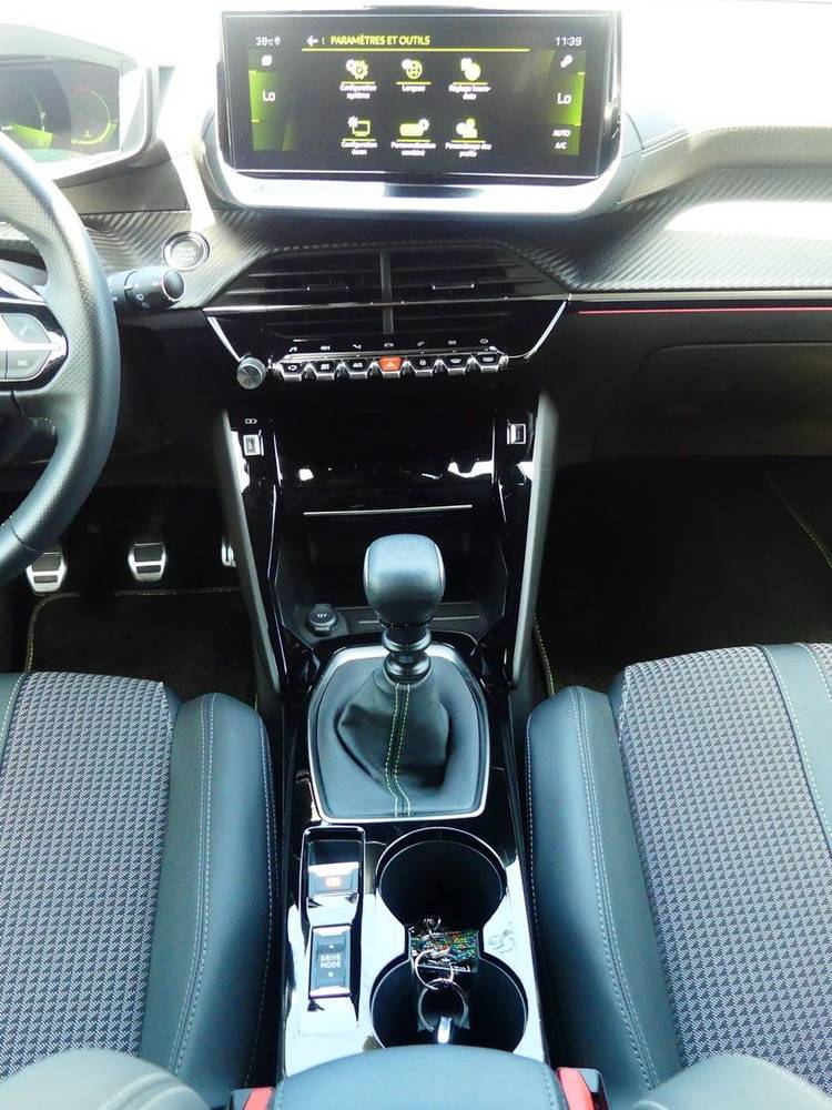 voiture occasion PEUGEOT 2008 à la Réunion disponible sur noutlauto.re