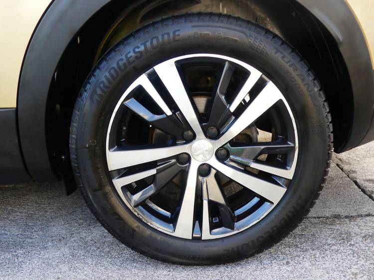 voiture occasion PEUGEOT 3008 à la Réunion disponible sur noutlauto.re