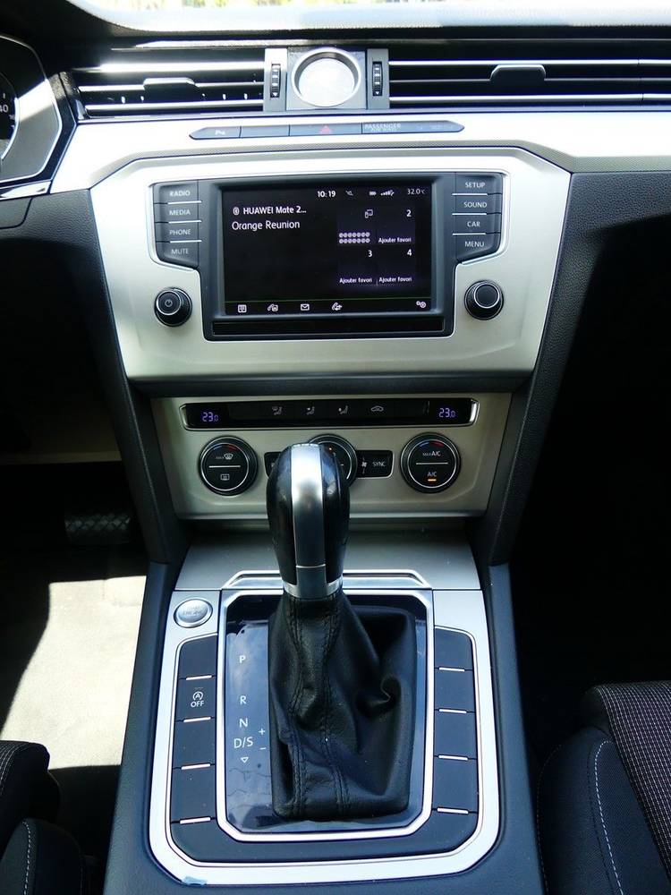 voiture occasion VOLKSWAGEN PASSAT à la Réunion disponible sur noutlauto.re