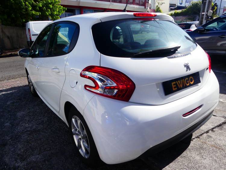 voiture occasion PEUGEOT 208 à la Réunion disponible sur noutlauto.re