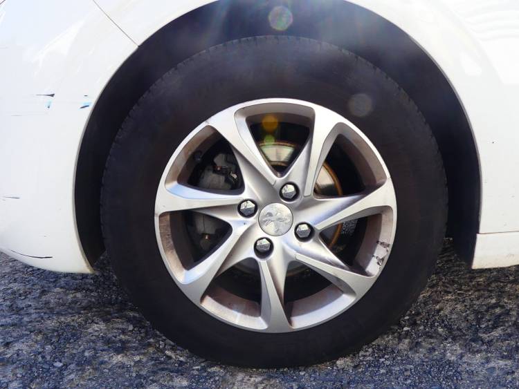 voiture occasion PEUGEOT 208 à la Réunion disponible sur noutlauto.re