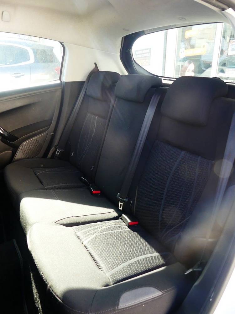 voiture occasion PEUGEOT 208 à la Réunion disponible sur noutlauto.re