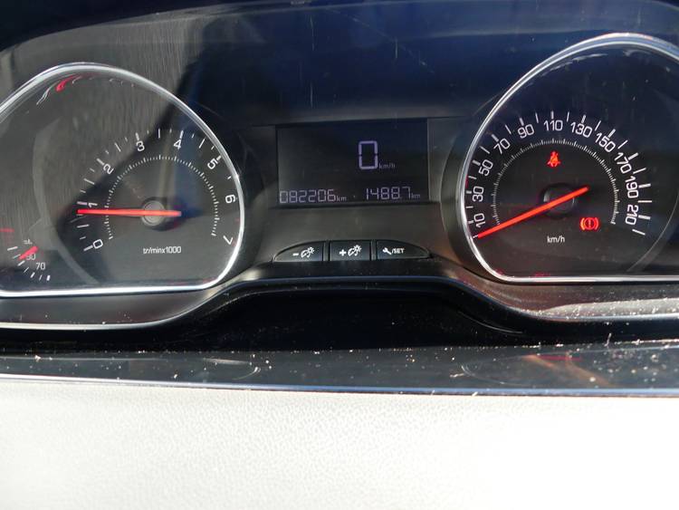 voiture occasion PEUGEOT 208 à la Réunion disponible sur noutlauto.re