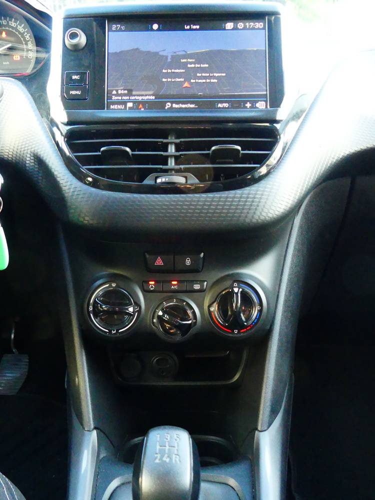 voiture occasion PEUGEOT 2008 à la Réunion disponible sur noutlauto.re