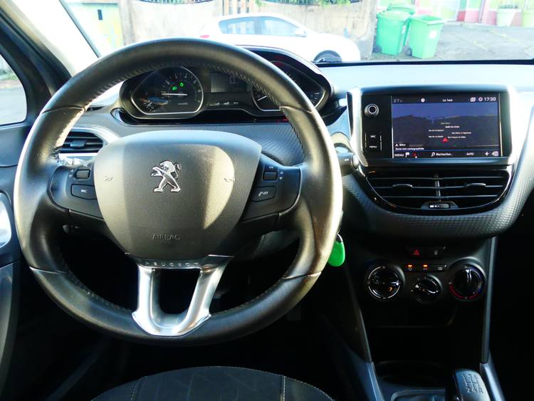 voiture occasion PEUGEOT 2008 à la Réunion disponible sur noutlauto.re