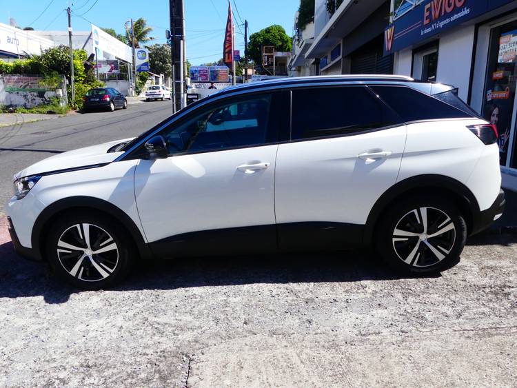 voiture occasion PEUGEOT 3008 à la Réunion disponible sur noutlauto.re
