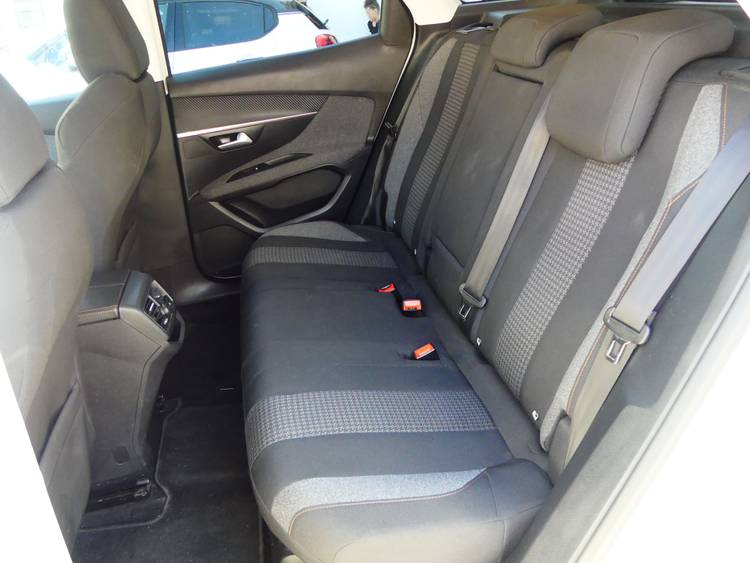 voiture occasion PEUGEOT 3008 à la Réunion disponible sur noutlauto.re