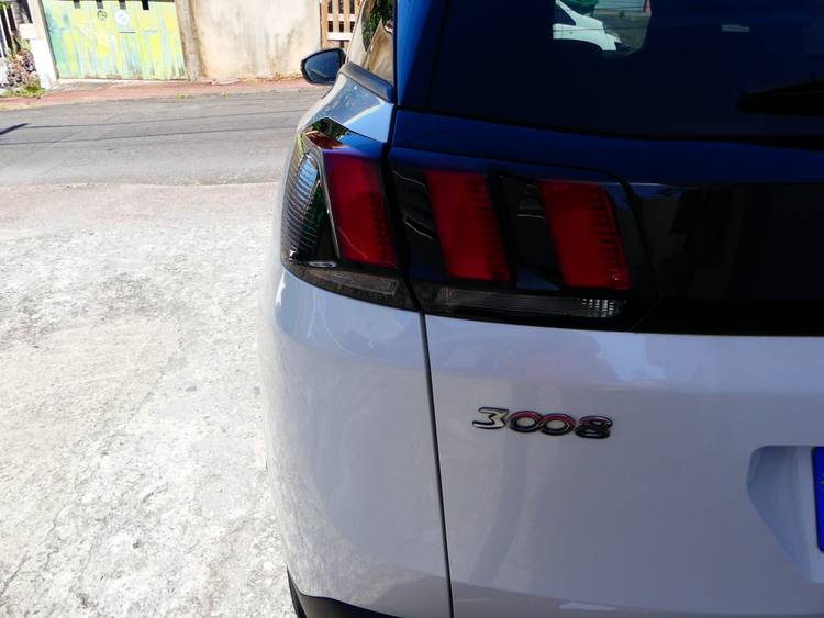 voiture occasion PEUGEOT 3008 à la Réunion disponible sur noutlauto.re
