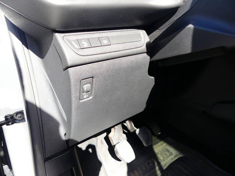voiture occasion PEUGEOT 208 à la Réunion disponible sur noutlauto.re