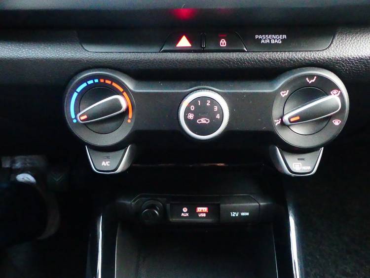 voiture occasion KIA RIO à la Réunion disponible sur noutlauto.re